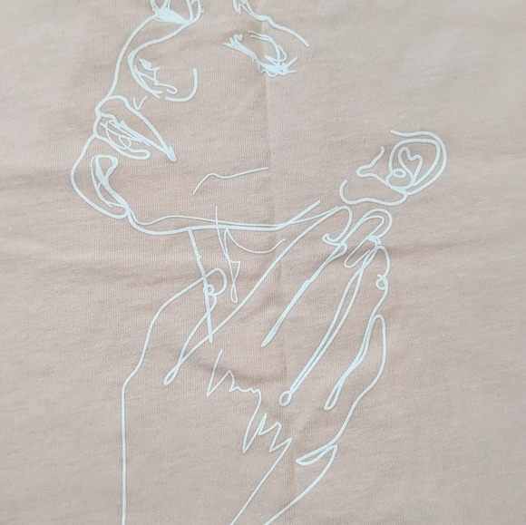 T-shirt size medium with image on front - Picture 1 of 3